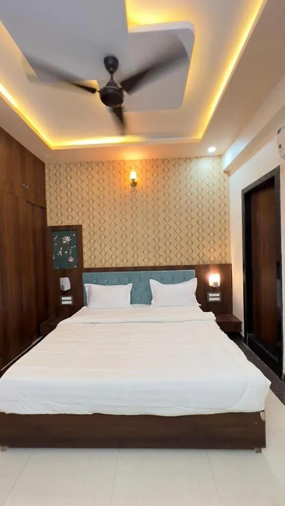 Hotel Abhinandan Palace Udaipur 0*,